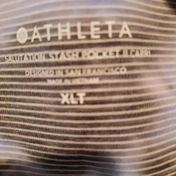 Athleta 20” Salutation Stash Pocket Capri Leggings - Picture 5 of 7